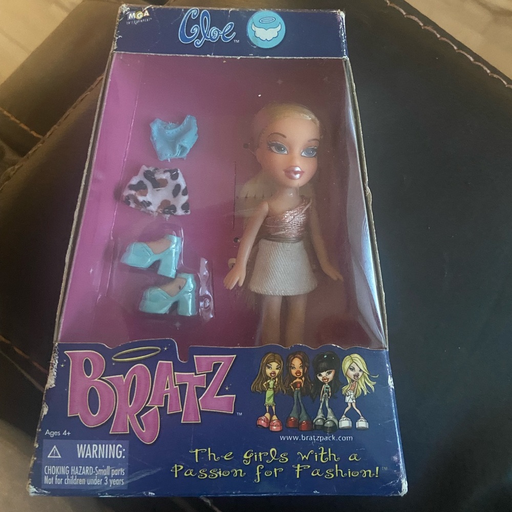 BRATZ DOLL Cloe